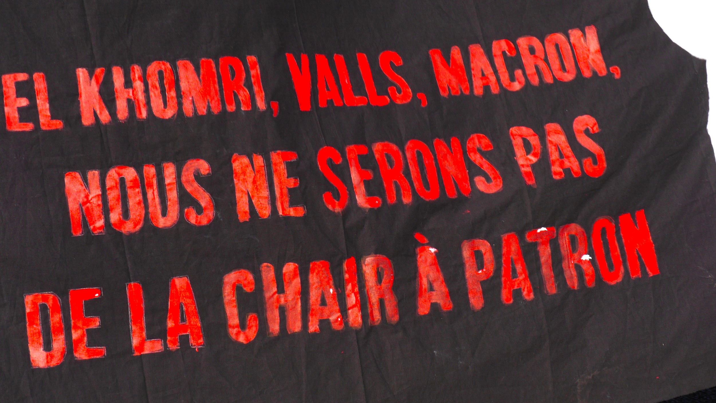 «El Khomri, Valls, Macron. Nous ne serons pas de la chair à patron.»