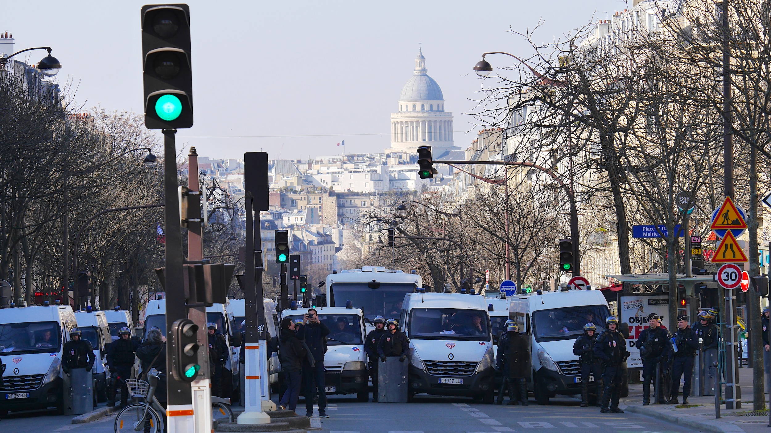 Avenue des Gobelins, à l'arrivé du cortège.